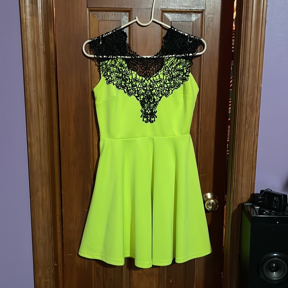 Green sleeveless patchwork hollow back dress